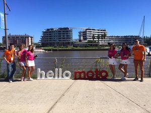 Motorola Hello Moto activación de marca  lanzamiento de producto