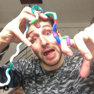 Tangle acción con influencers  campaña digital de marca